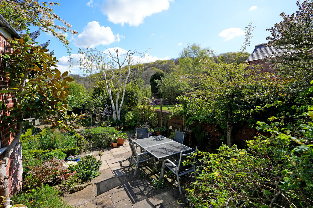 Meadow Head Woodseats